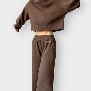 1987 The West End Waffle top in cold brew